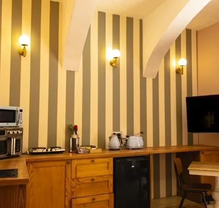 Flat By Talbot & Bons Mqabba